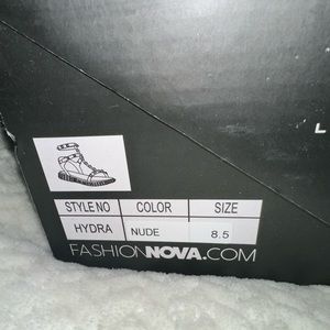 Brand new never worn fashion nova sandals.